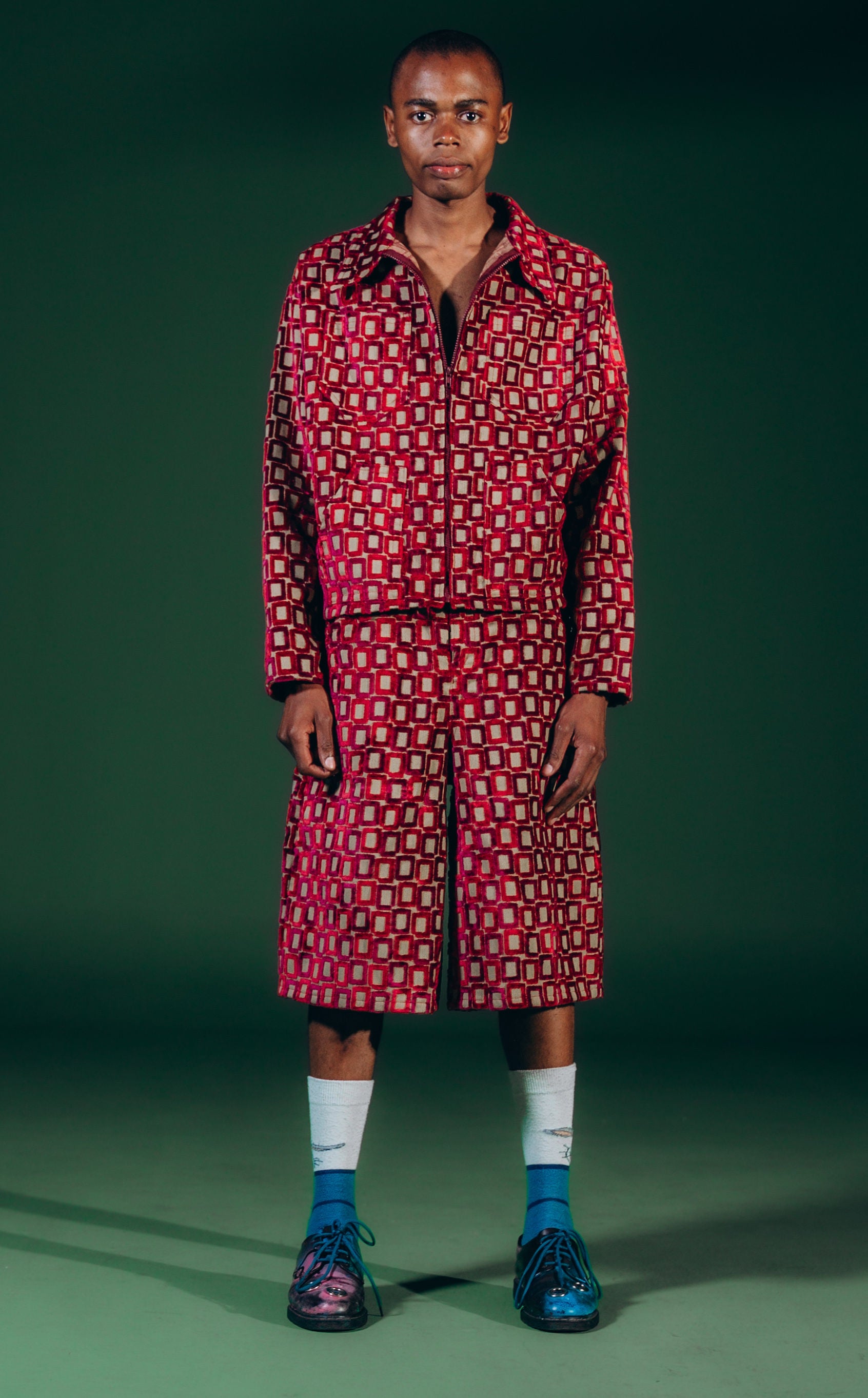 Lavish design long sleeve and pleated wide-leg short